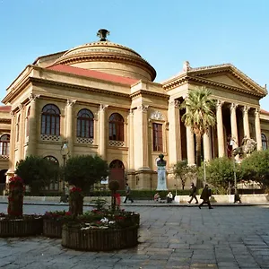 https://garibaldi-rooms-29-piazza-marina-a-palermo-in-pieno-centro.sicilyhotelsitaly.net